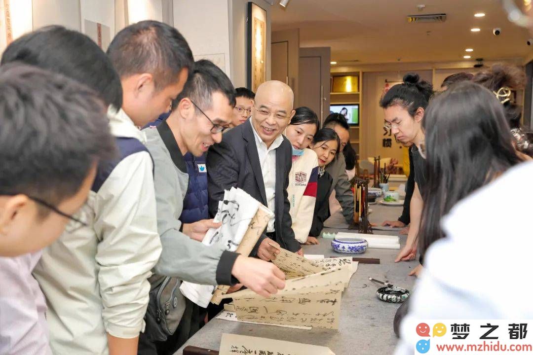 书法新手必读！掌握高效练习技巧，轻松实现“四个三”秘诀