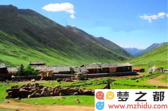 莫斯卡：在土拨鼠的乐园探秘，探索藏传佛教壁画背后的悠久历史与美丽风景，你准备好出发了吗？