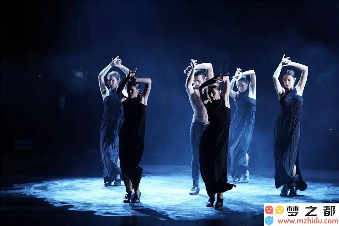 时尚与舞蹈的完美结合:一场承载历史与未来的美学盛宴