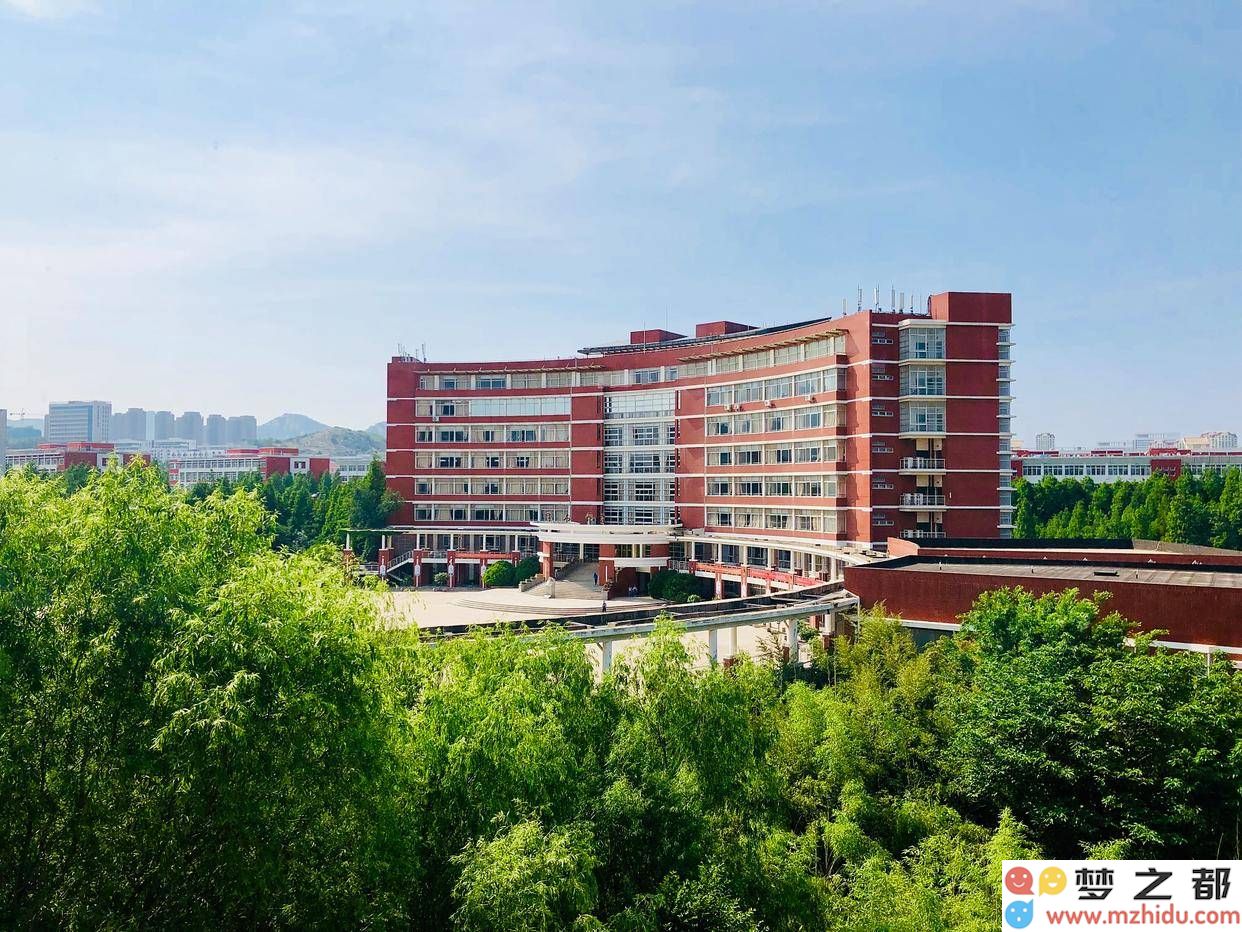 西安建筑科技大学校园风光