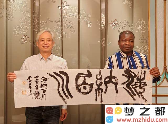 李羊民的艺术作品彰显国家形象，频繁作为国礼推动中外文化交流开创新的篇章