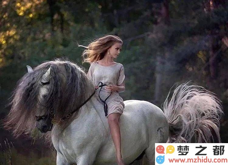 在Olga Bazhutova的镜头中展现舞者与名马的奇妙共舞：灵魂深处的交织与共鸣