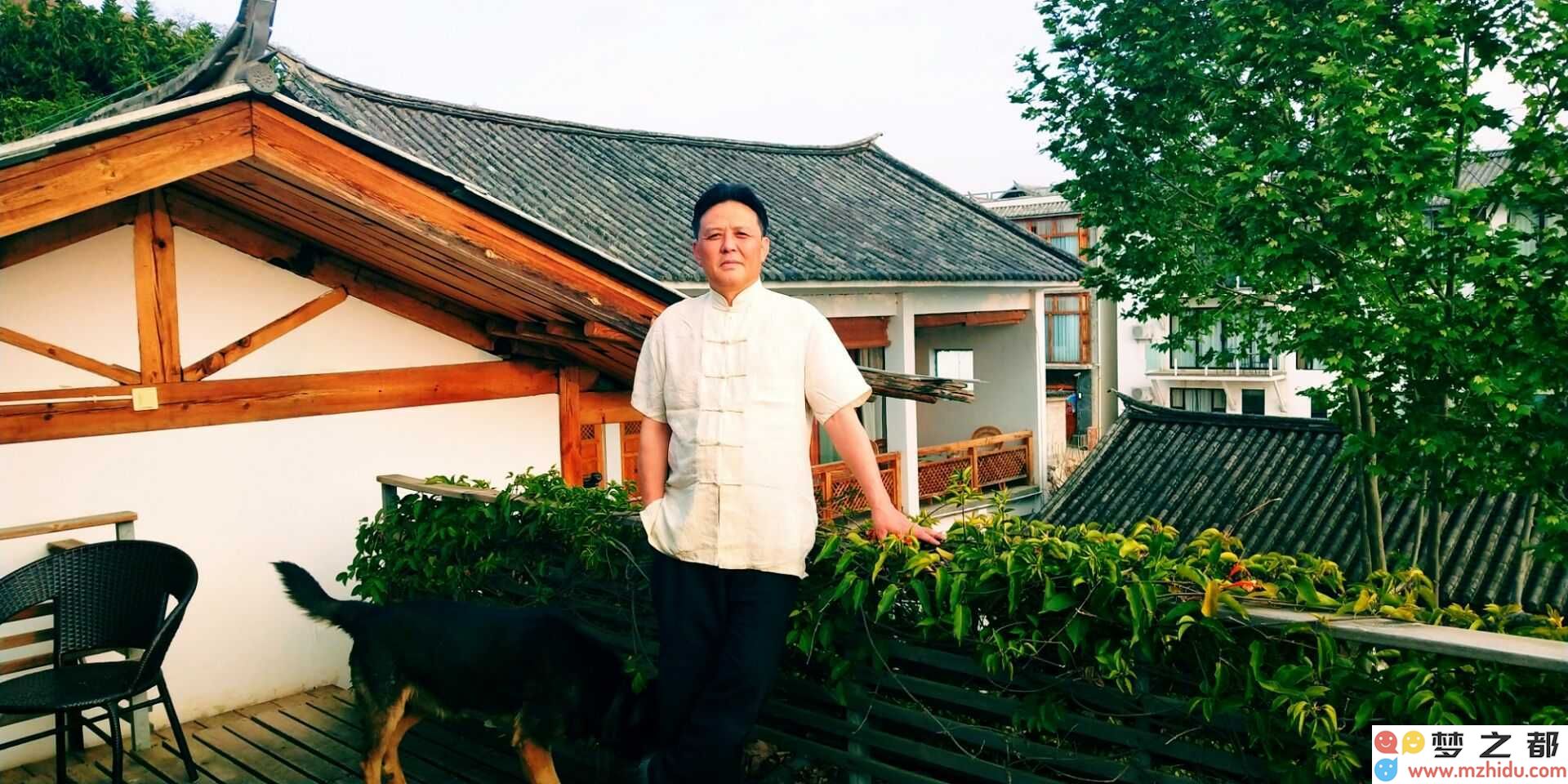 李茂云：从建筑行业的优秀人才到书画艺术特等奖得主的成功转型之路