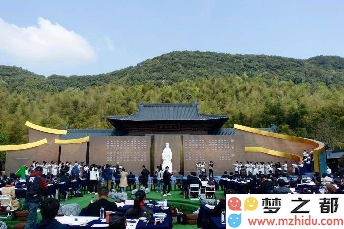 绍兴兰亭书法节热烈举行：海内外书法爱好者齐聚一堂，共同重温“曲水流觞”的古典雅集魅力