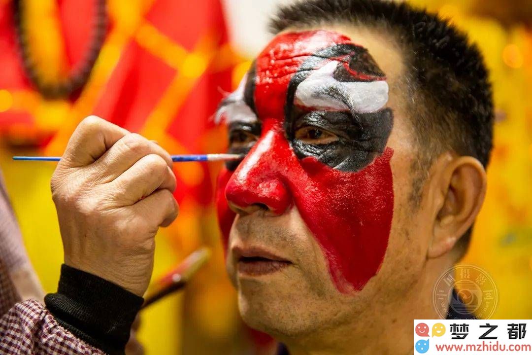 2025年中国春节摄影展：探寻镜头中的传统年俗与浓厚民间风情