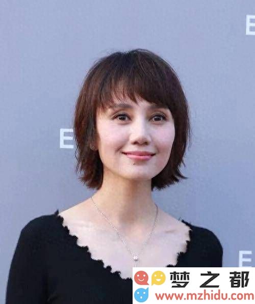 袁泉：从舞台跌落到坚定前行，坚韧与热爱铸就灿烂演艺生涯