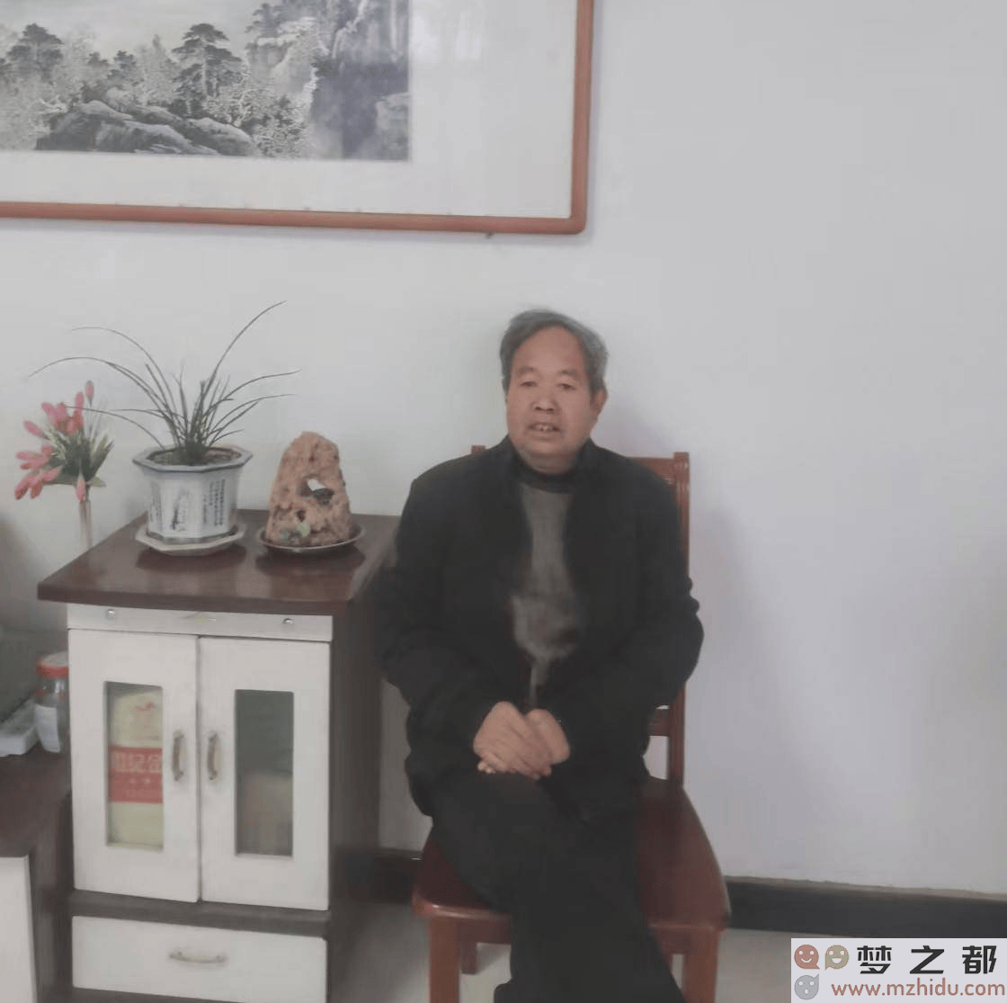 乡村书法艺术家邓步海在「墨缘堂全国艺术大赛」中斩获特等奖，展现出传统书法之美