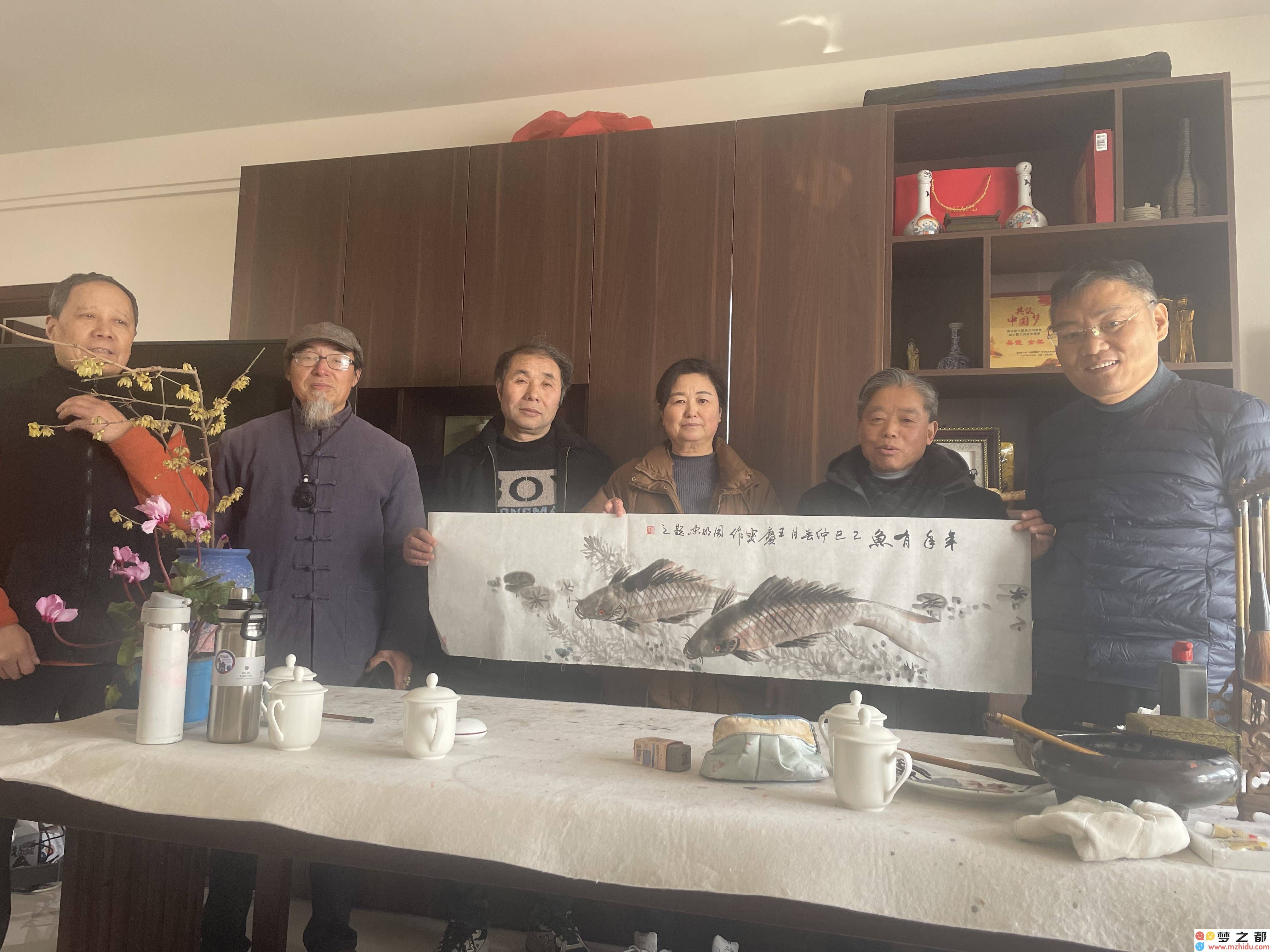 春日暖阳照耀下，淮安书画艺术大家齐聚吴霞工作室，共同开启创作新篇章的艺术旅程！