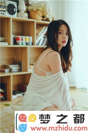 女人在特殊姿势下展现身材最紧致柔美的诱惑力升级-网友惊叹：跪姿收缩令人神魂颠倒无法抵挡！
