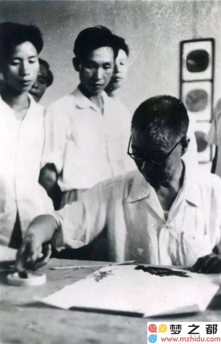 潘天寿的艺术境界：形与色的交融，共同描绘中国山水画的灵魂魅力