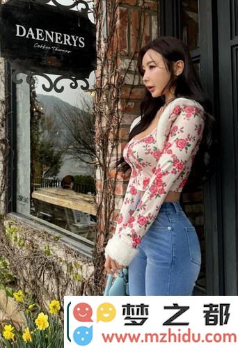年轻的嫂子魅力四射，网友纷纷称赞：她真的是太出色了，令人艳羡！