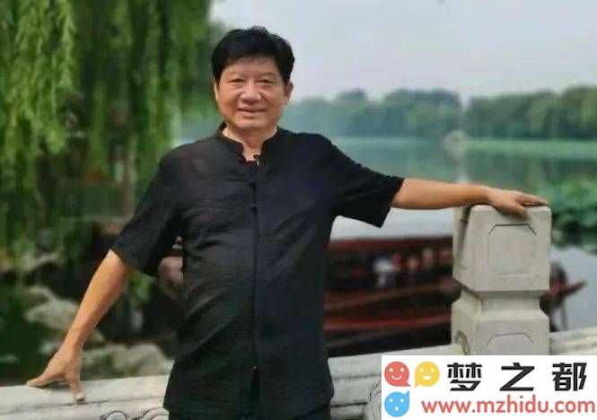 探寻书法艺术的深层内涵：在变化与统一的交融中发现永恒的创作主题
