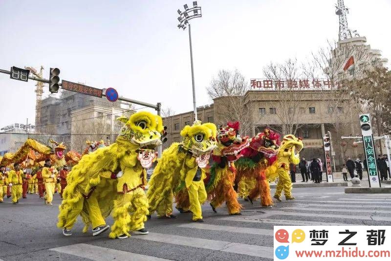 欢庆元宵，灵蛇舞动呈现和田社火民俗魅力火热气氛