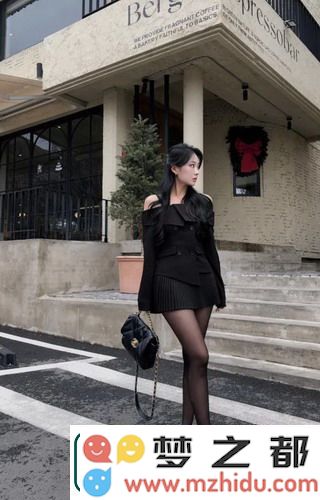 探索YSL千人千色t9t9t9t9t9mba-个性魅力尽显-网友称赞：色彩之美让人心动！