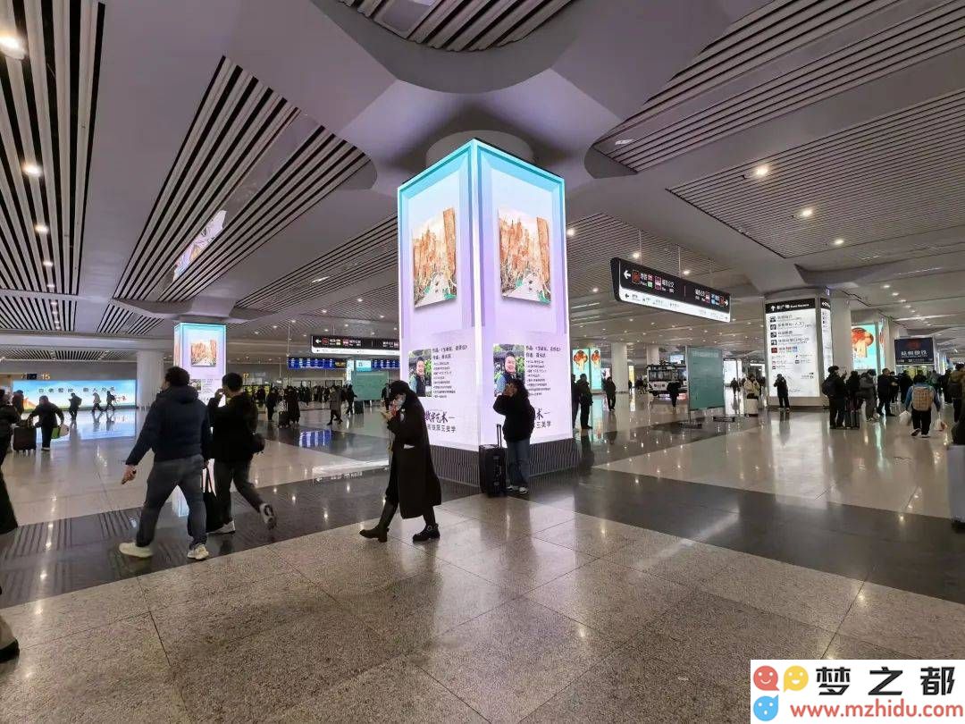 杭州东站春运期间文化之旅：黄永滨国画作品展精彩呈现传统艺术魅力与历史深度