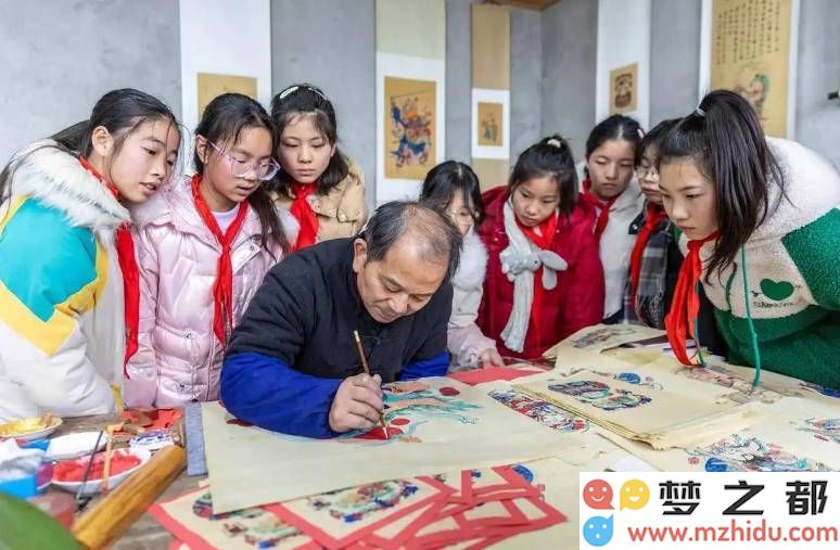 梁平木版年画：传承再创新，传统艺术与节日氛围交相辉映，年味更加浓厚
