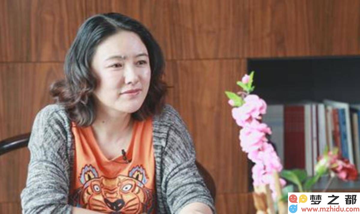 齐白石孙女带着真迹鉴定宝物，专家却误判为赝品，女子反问令众人感到尴尬