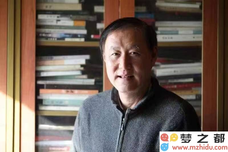 齐一民的艺术反思：在幽默与讽刺中揭示社会现象与知识分子的内心独白