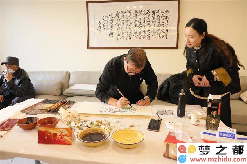 中行黄冈分行：以书画传递情感，共同迎接2025年的美好开局与红火业绩