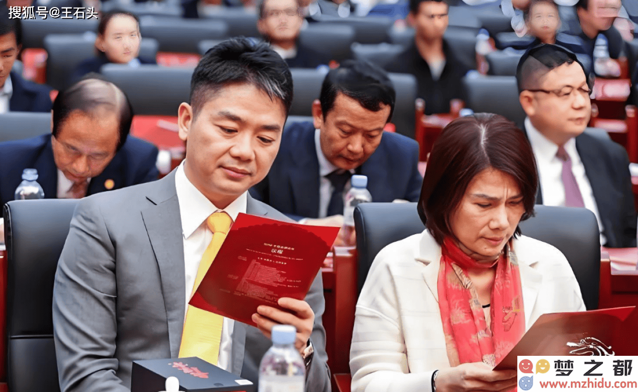 刘强东与董明珠：在互联网时代的形象塑造中，共情与说教的较量，究竟谁能赢得更多人心？