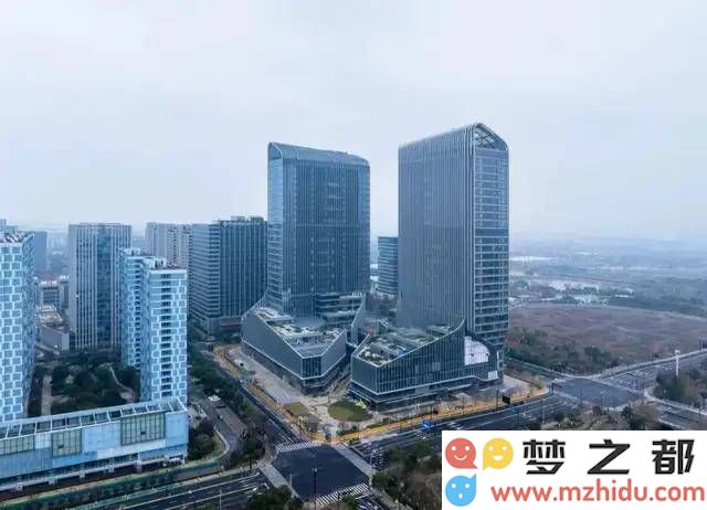 抖音杭州新总部双塔大楼华丽登场，助力区域经济发展新趋势！