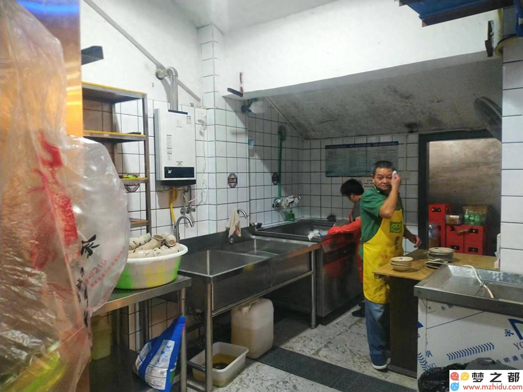 火锅实体店所面临的困境与挑战：深入探讨背后的真实原因及影响因素