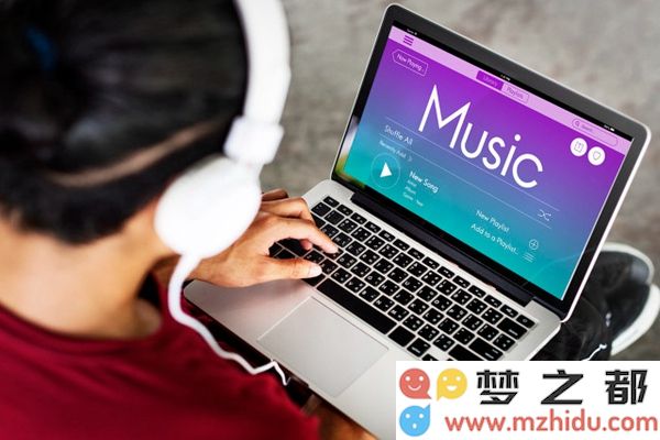 音乐行业领军企业与AI初创公司Udio及Suno进行深入版权合作洽谈