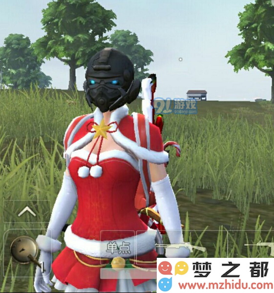 荒野行动中如何隐藏头盔展示，同时无缝穿搭时装以达到最佳效果