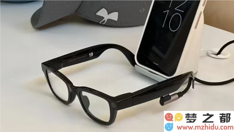 谷歌推出新款 Android XR 眼镜原型：轻盈设计与强大人工智能助手的完美融合